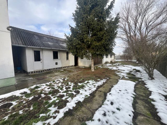 Eladó családi ház, Sarkadon 26.5 M Ft, 4 szobás