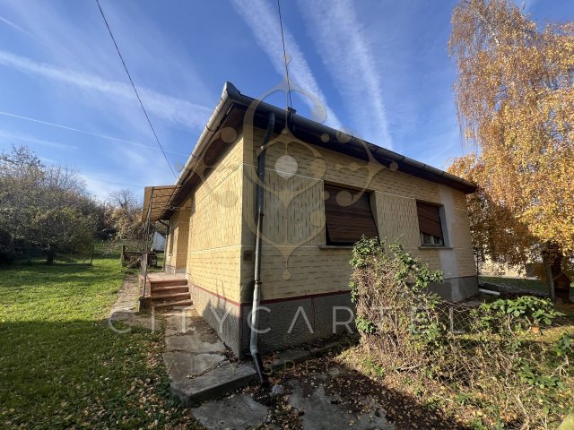 Eladó családi ház, Karádon 22 M Ft, 3+1 szobás