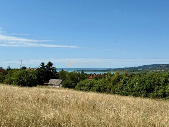 Eladó telek, Balatonfűzfőn 89.9 M Ft / költözzbe.hu
