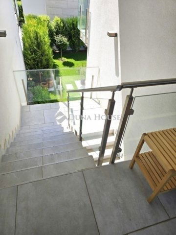 Eladó téglalakás, Pécsett 190 M Ft, 4 szobás