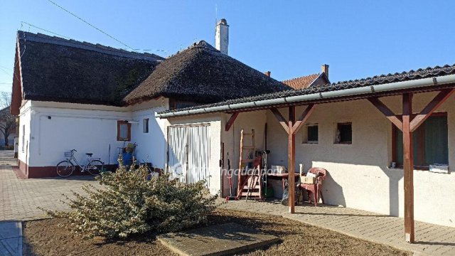 Eladó családi ház, Jászfényszarun 56.8 M Ft, 3 szobás