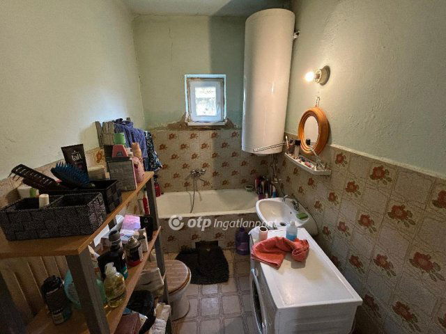 Eladó családi ház, Rábapatonán 39.5 M Ft, 2 szobás