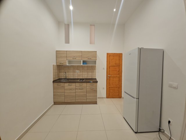 Kiadó téglalakás, albérlet, VII. kerületben, Damjanich utcában