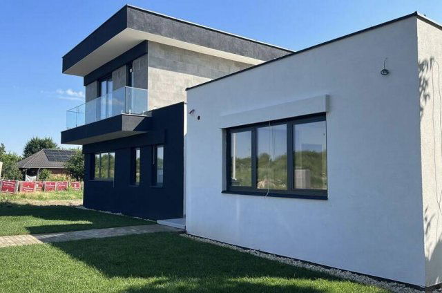 Eladó családi ház, Székesfehérvárott 249 M Ft, 5 szobás