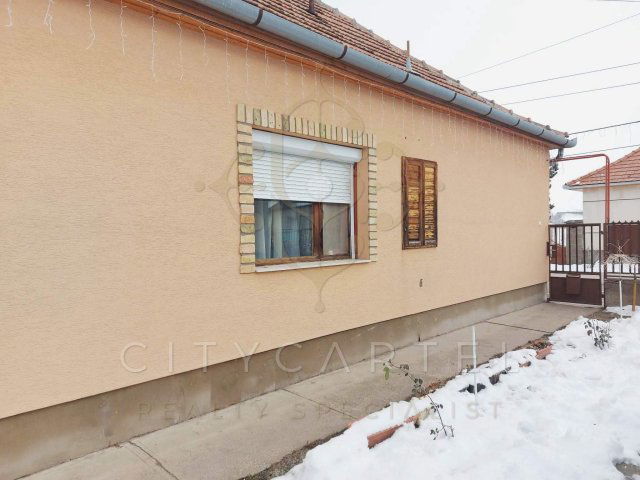 Eladó családi ház, Dunapatajon 34 M Ft, 4 szobás