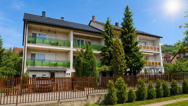Eladó sorház, Balatonfüreden 197 M Ft, 9 szobás