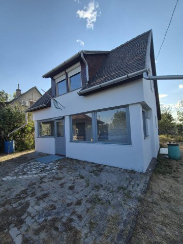 Eladó családi ház, Szigetszentmiklóson 29.9 M Ft, 2 szobás