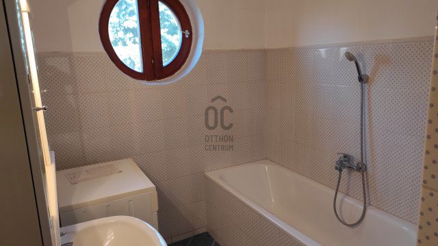 Eladó téglalakás, Egerben 64.9 M Ft, 3 szobás