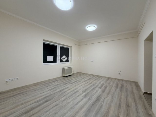 Eladó téglalakás, Cegléden 48.5 M Ft, 2 szobás