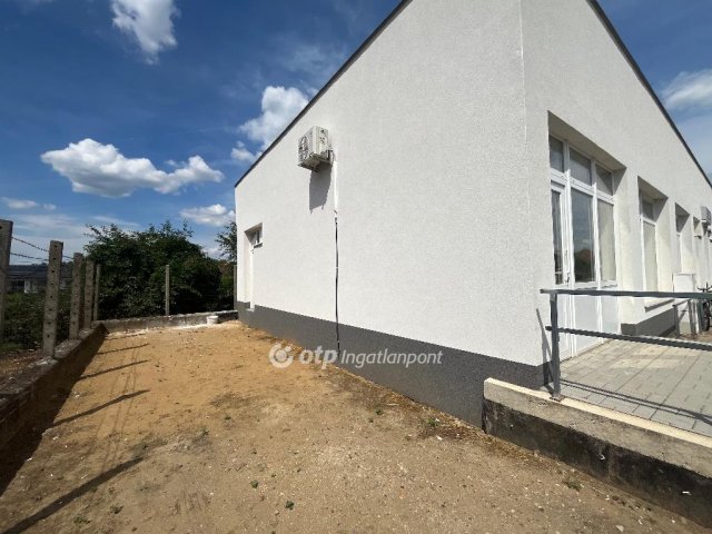Kiadó üzlethelyiség, Nyíregyházán 165 E Ft / hó
