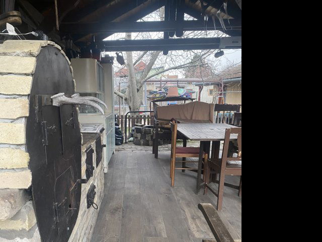 Eladó családi ház, Cegléden 66.5 M Ft, 6 szobás