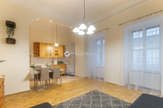 Eladó téglalakás, Budapesten, VII. kerületben 99.9 M Ft