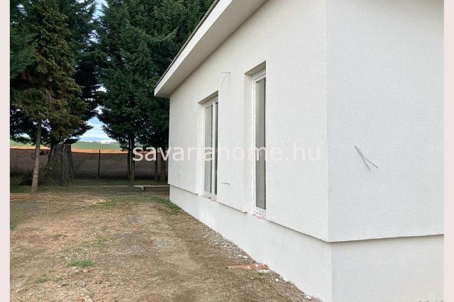 Eladó családi ház, Sitkén 43.2 M Ft, 3 szobás