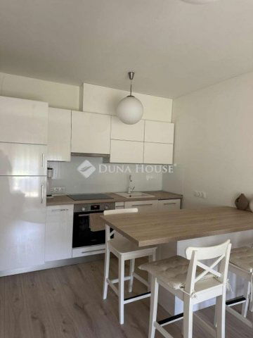 Kiadó téglalakás, albérlet, Pécsett 270 E Ft / hó, 2 szobás
