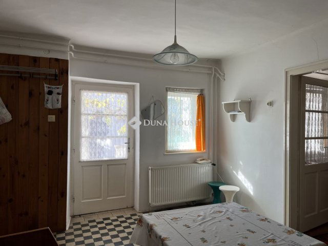 Eladó családi ház, Pakson, Fecske utcában 25 M Ft, 3 szobás