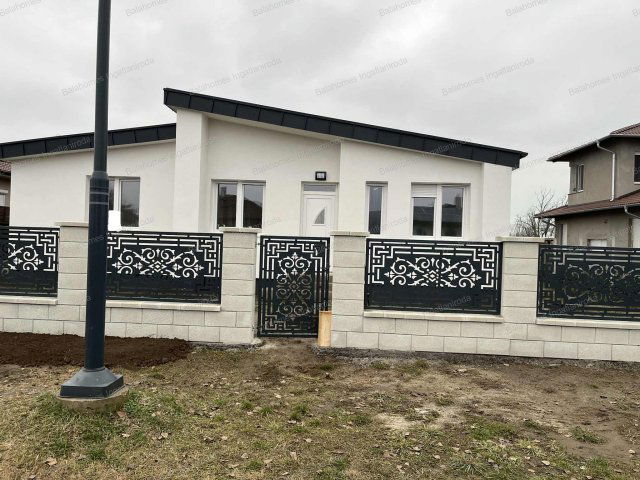 Eladó családi ház, Siófokon 90 M Ft, 4 szobás