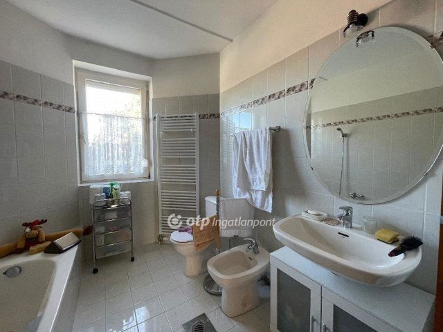 Eladó családi ház, Budapesten, XVIII. kerületben 162 M Ft