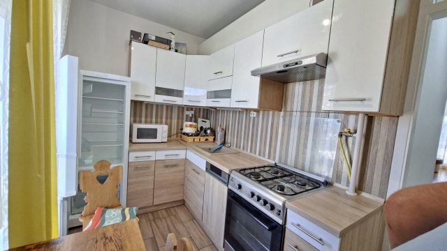 Kiadó panellakás, albérlet, Pécsett 230 E Ft / hó, 3 szobás