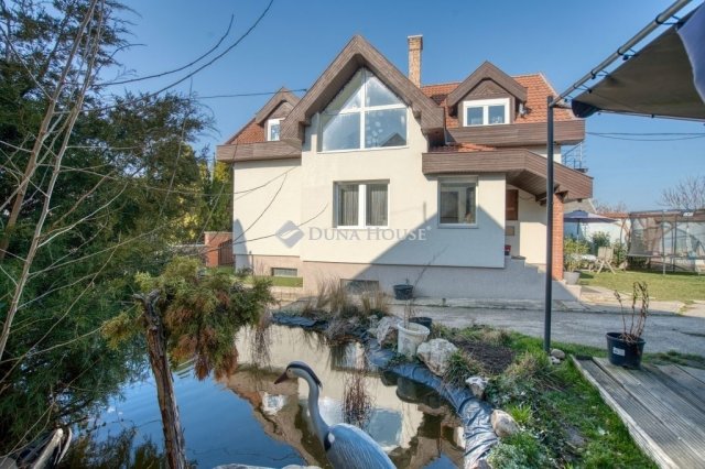 Eladó családi ház, Szigetcsépen 150 M Ft, 5 szobás