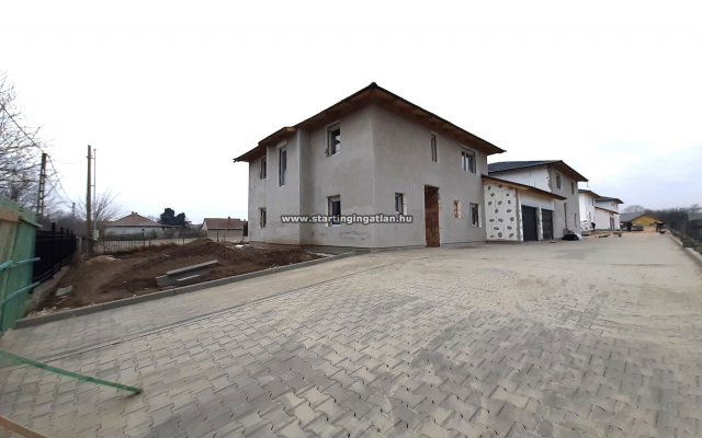 Eladó ikerház, Vecsésen 119 M Ft, 5+1 szobás