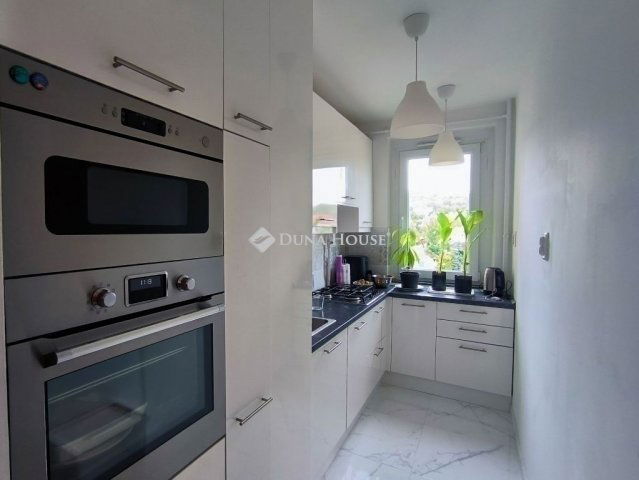 Eladó panellakás, Budapesten, III. kerületben 76.5 M Ft