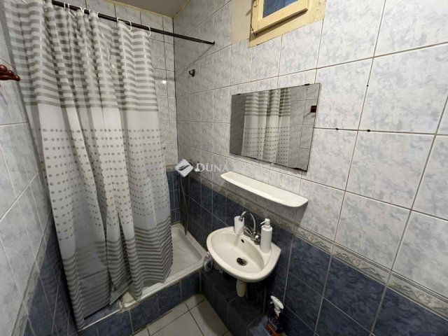 Eladó családi ház, Kecskeméten 36 M Ft, 1 szobás