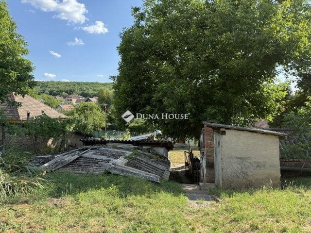Eladó családi ház, Mendén 50 M Ft, 3 szobás