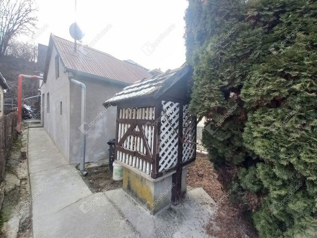 Eladó családi ház, Kaposváron 19.9 M Ft, 2 szobás