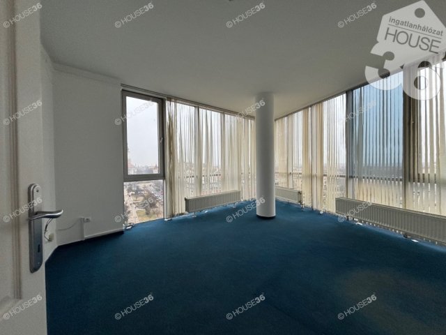 Eladó iroda, Kecskeméten 89.9 M Ft, 5 szobás