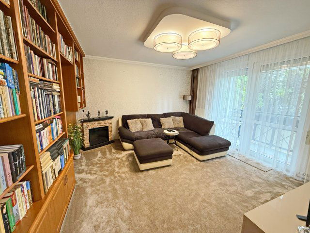 Eladó panellakás, Debrecenben, Derék utcában 72.99 M Ft