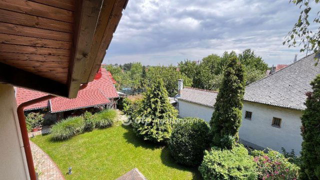 Eladó családi ház, Érden 159.999 M Ft, 4 szobás