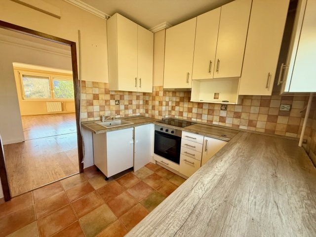 Eladó panellakás, Szegeden 58.9 M Ft, 4 szobás