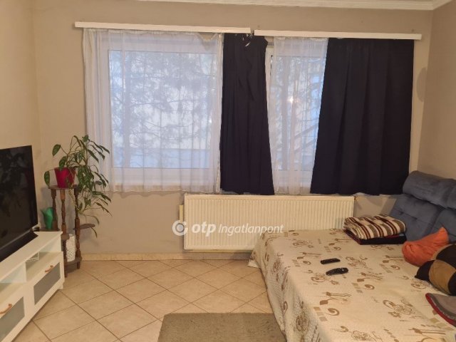 Eladó családi ház, Szigetszentmiklóson 139.9 M Ft, 3 szobás