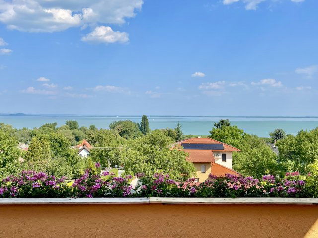 Eladó családi ház, Balatongyörökön 520 M Ft, 8 szobás