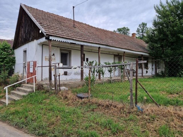 Eladó családi ház, Bényén 23 M Ft, 3 szobás