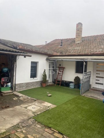 Eladó családi ház, Szegeden 68 M Ft, 2+3 szobás