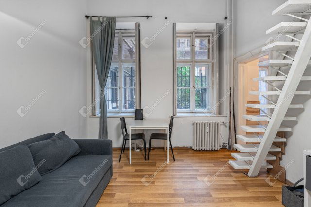 Eladó téglalakás, Budapesten, VI. kerületben 44.9 M Ft, 1 szobás