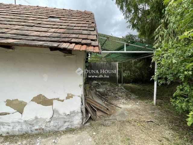 Eladó családi ház, Kisbágyonon 6 M Ft, 2 szobás