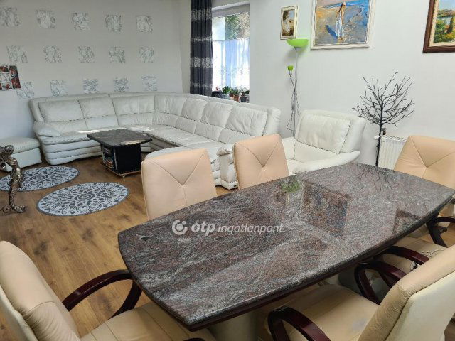 Eladó családi ház, Budapesten, II. kerületben 425 M Ft