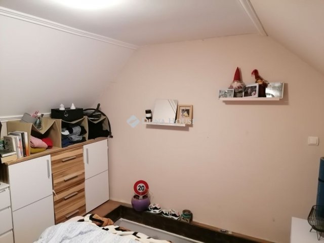 Eladó családi ház, Bicskén 21.5 M Ft, 2 szobás