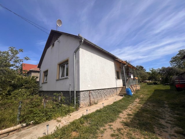 Eladó családi ház, Kerepesen 67 M Ft, 2 szobás