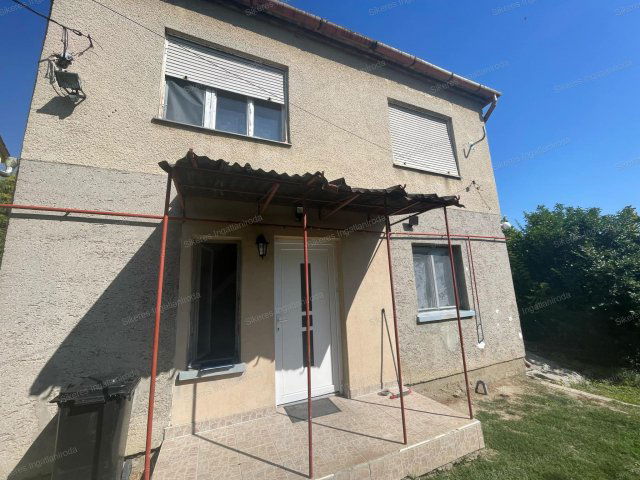 Eladó családi ház, Kisbéren 25.5 M Ft, 2 szobás