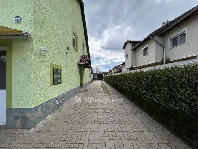 Eladó családi ház, Debrecenben 134.9 M Ft, 1+4 szobás