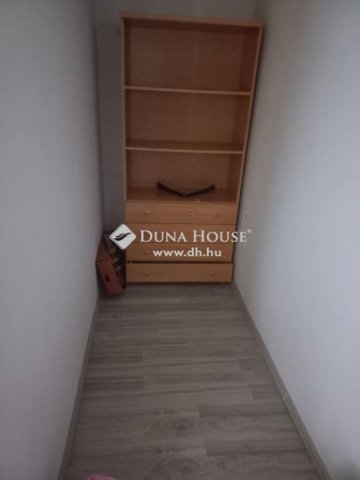 Eladó családi ház, Báron 24.5 M Ft, 4 szobás