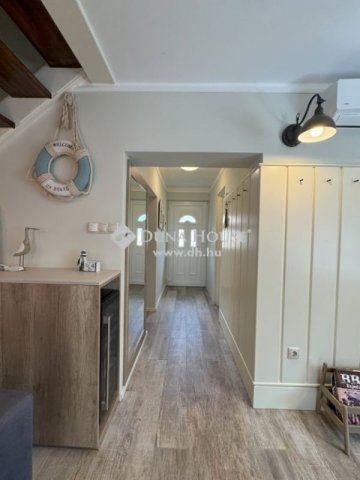 Eladó családi ház, Balatonkenesén 499 M Ft, 3 szobás