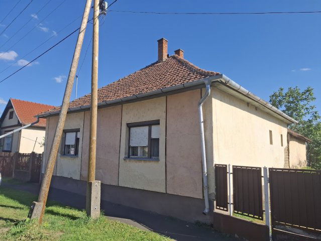 Eladó családi ház, Hajdúszoboszlón 2.9 M Ft, 2 szobás