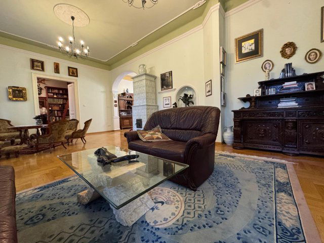 Eladó családi ház, Kaposváron 250 M Ft, 7 szobás