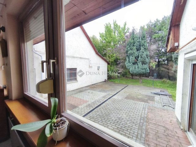 Eladó családi ház, Szentendrén 196 M Ft, 6+3 szobás