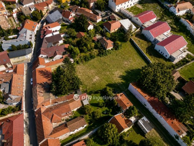 Eladó telek, Egerben 265 M Ft / költözzbe.hu