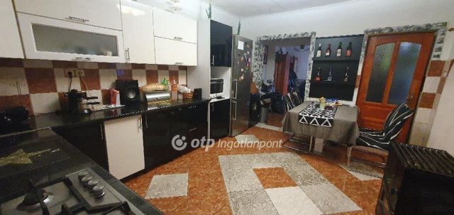 Eladó családi ház, Veszprémben 61.9 M Ft, 2+2 szobás